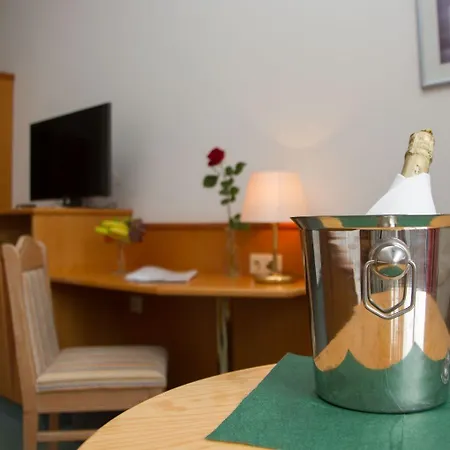 斯瓦尔兹比尔斯查克普珀尔莎酒店 3*